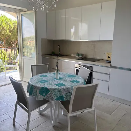 Maison Lux Acquamarea Apartment *